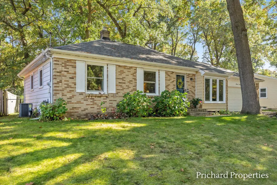 4762 Marshall Avenue Se, Kentwood, MI 49508 - #2