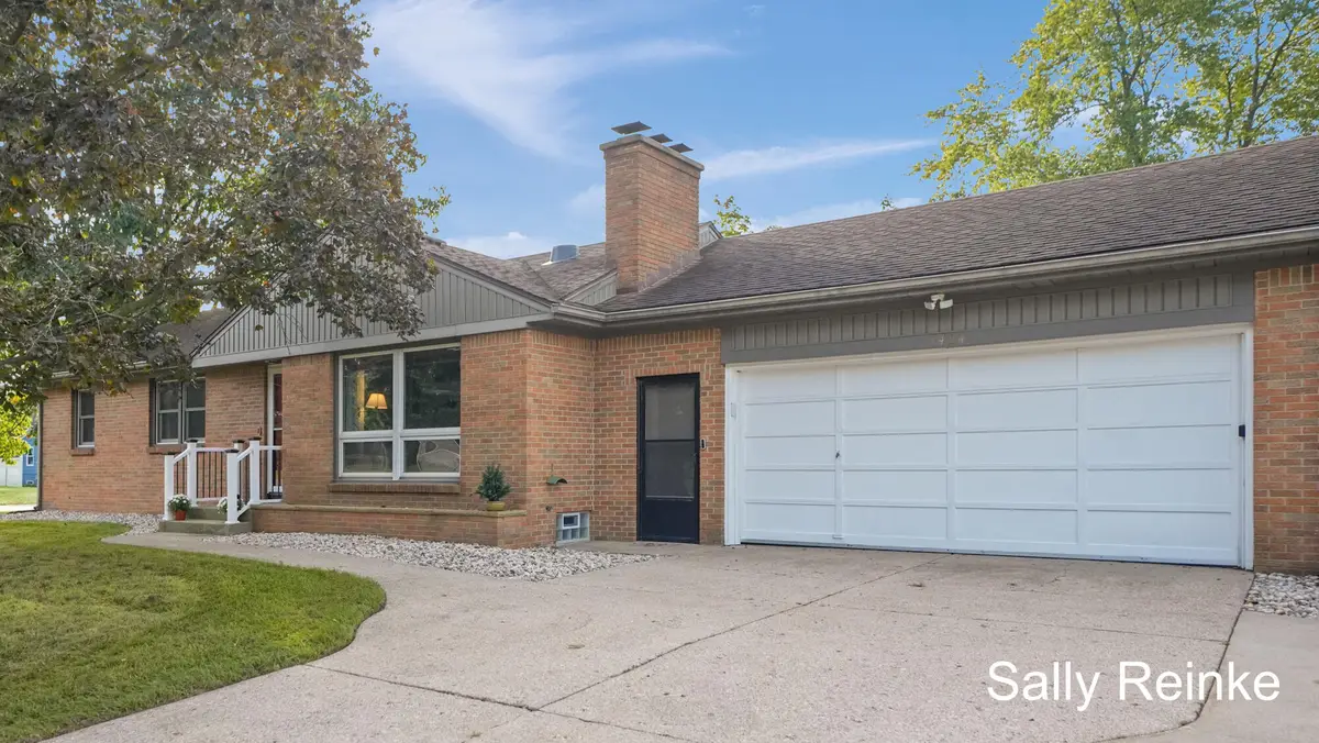 1424 3 Mile Road Ne, Grand Rapids, MI 49505 - #1
