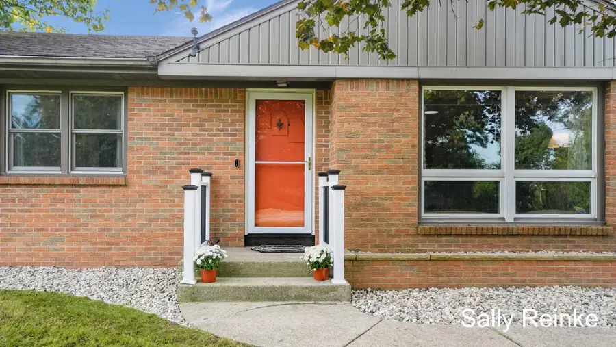 1424 3 Mile Road Ne, Grand Rapids, MI 49505 - #2