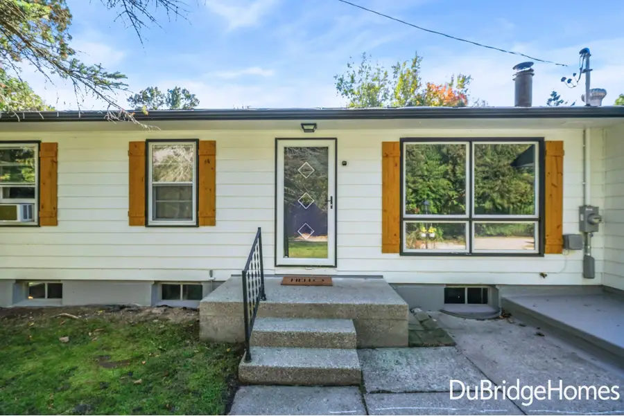 9691 Wolven Avenue Ne, Rockford, MI 49341 - #2