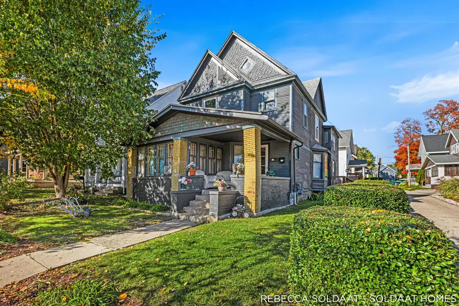1057 Bridge Street Nw, Grand Rapids, MI 49504 - #2