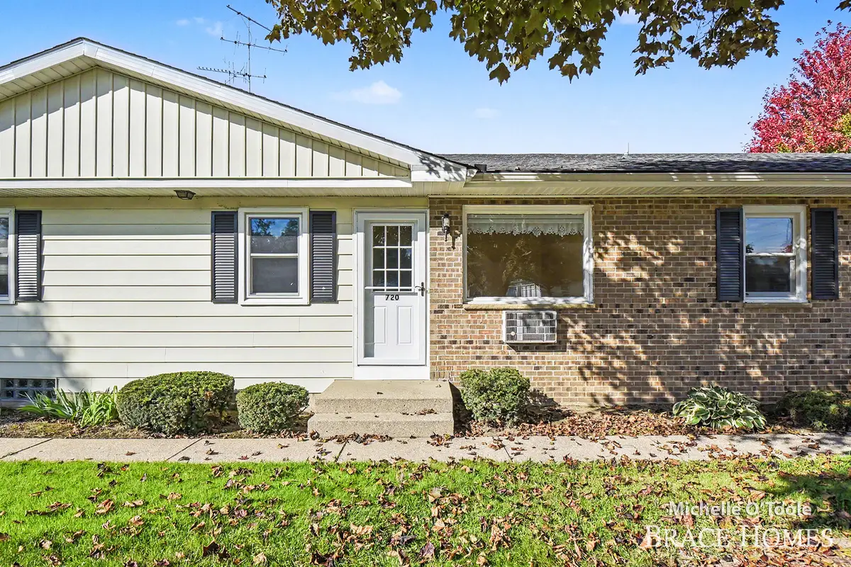 720 Andover Street Se, Kentwood, MI 49548 - #1