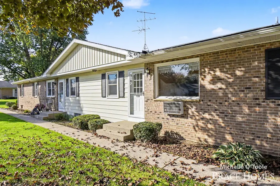 720 Andover Street Se, Kentwood, MI 49548 - #2