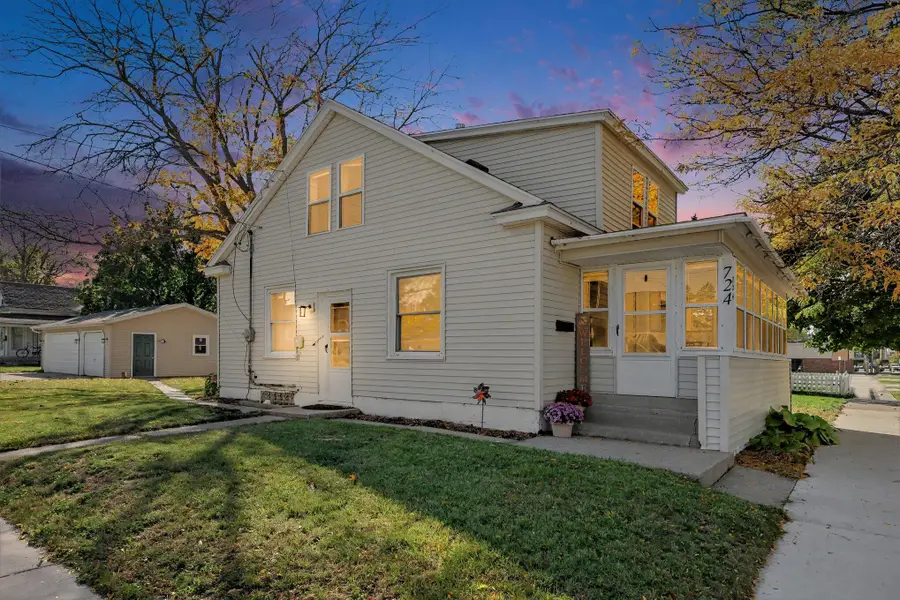 724 Eleanor Street Ne, Grand Rapids, MI 49505 - #2