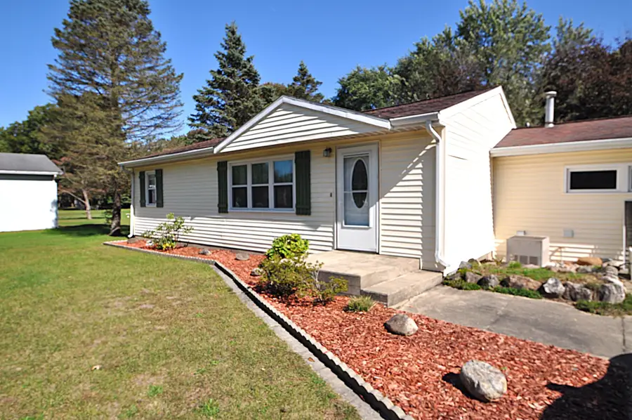70609 Dennis Drive, Niles, MI 49120 - #2