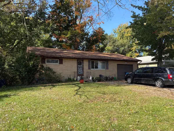 731 S Beechtree Street, Grand Haven, MI 49417