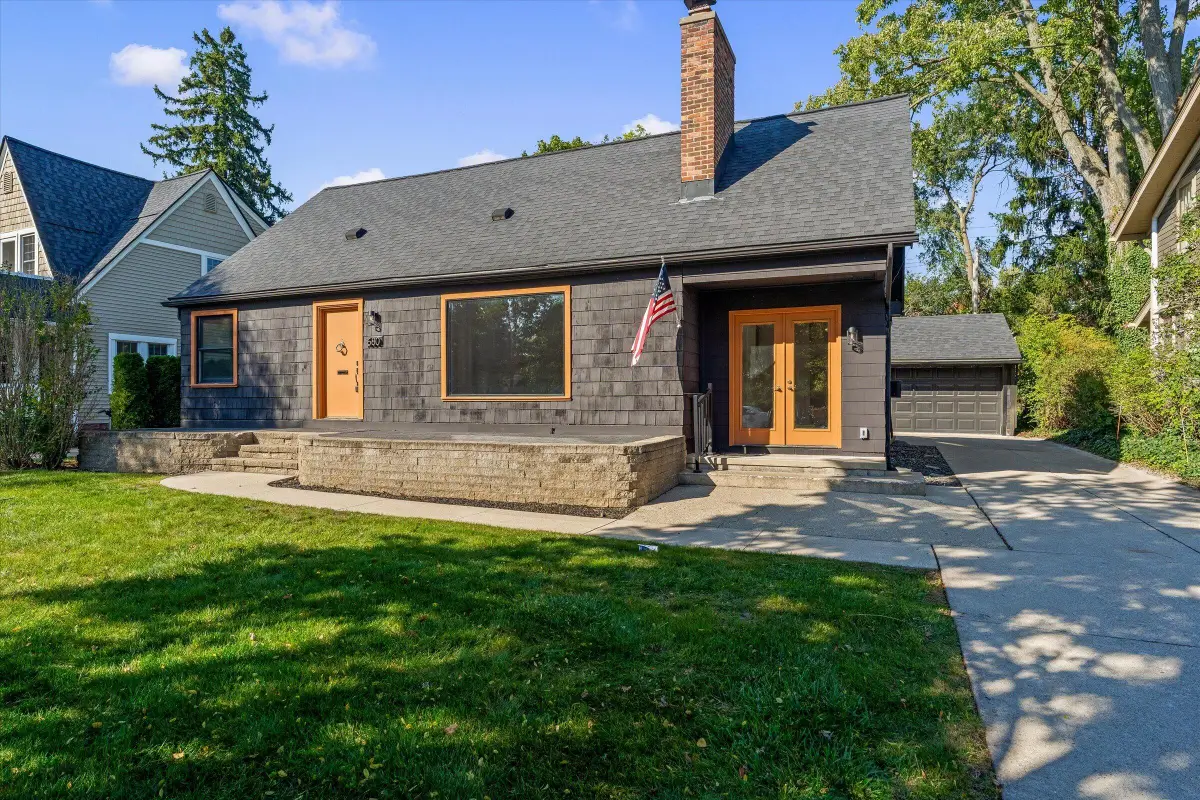 680 W Lincoln Street, Birmingham, MI 48009 - #1