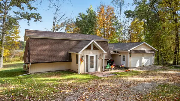 1120 W Echo Drive, White Cloud, MI 49349