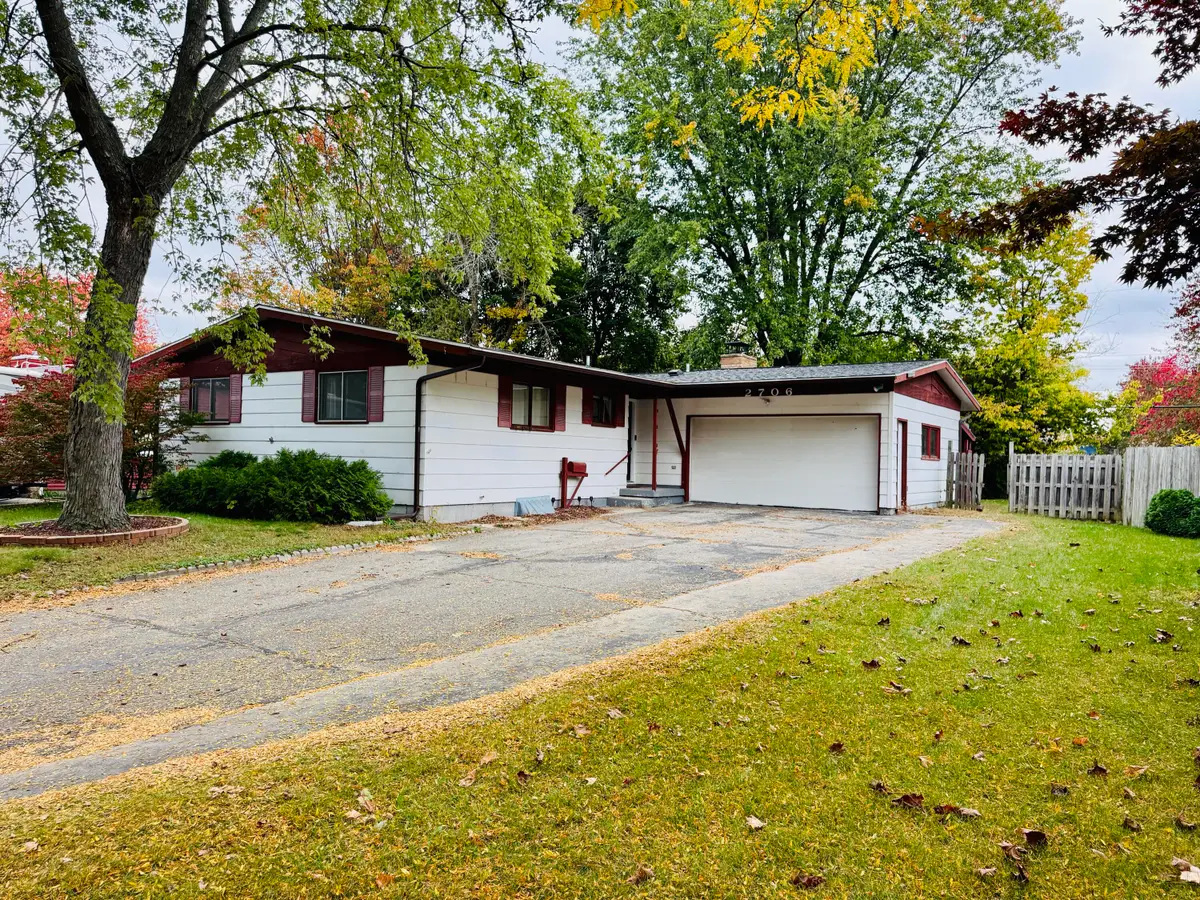 2706 Dawn Drive, Midland, MI 48642 - #1