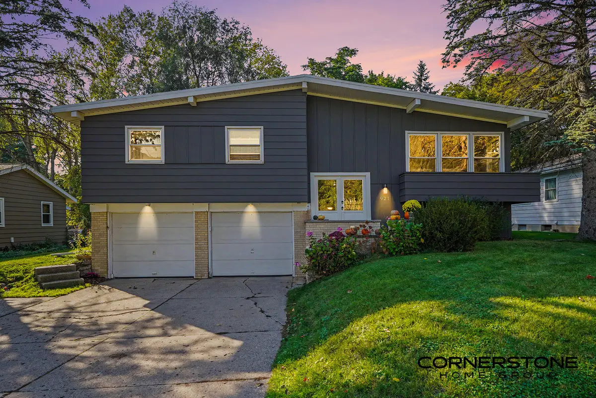 921 Covell Avenue Nw, Grand Rapids, MI 49504 - #1