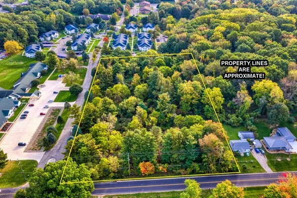 221 Barr Street, Hillsdale, MI 49242
