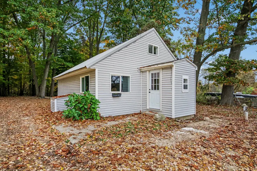 10021 S Mason Drive, Grant, MI 49327 - #2