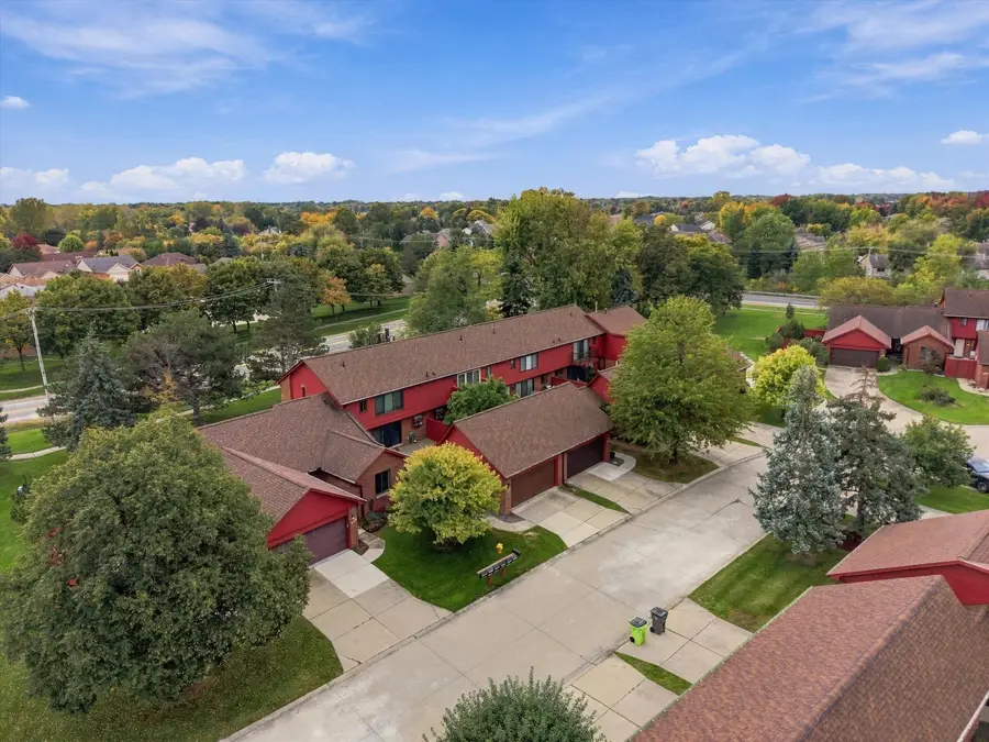 42176 Lochmoor Street #31, Clinton Township, MI 48038 - #2