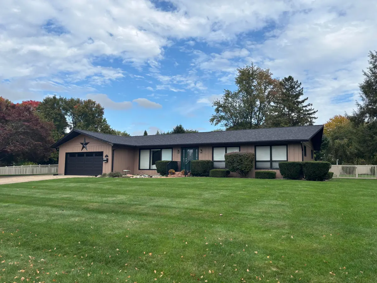906 Independence Avenue, Sturgis, MI 49091 - #1