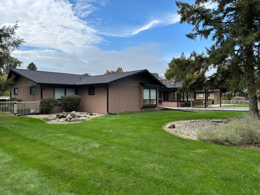 906 Independence Avenue, Sturgis, MI 49091 - #3