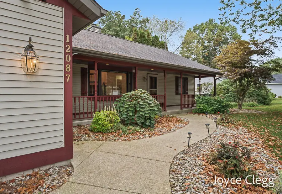 12087 Sandy Woods Drive, Grand Haven, MI 49417 - #2
