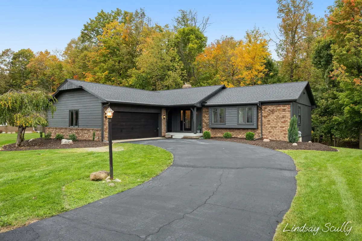 2085 Jamestown Drive Se, Kentwood, MI 49508 - #1