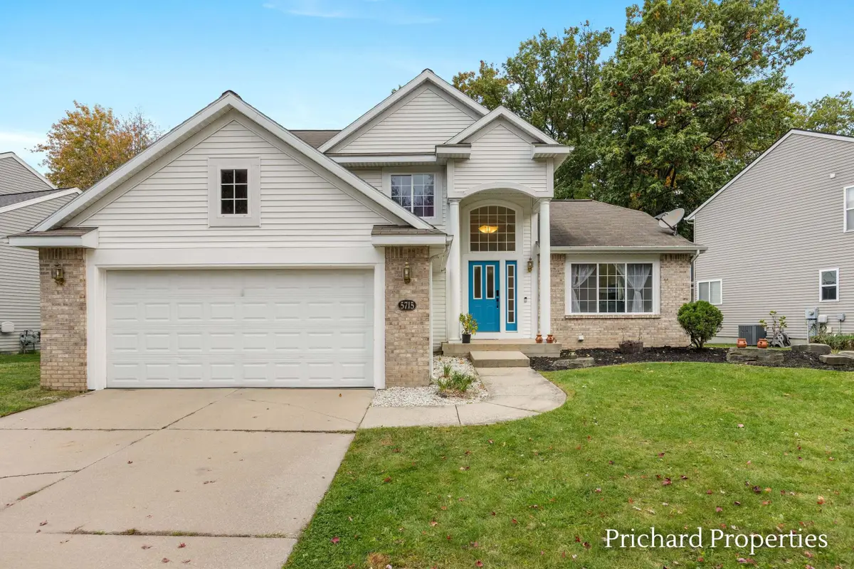 5715 W Grove Drive Se, Kentwood, MI 49512 - #1
