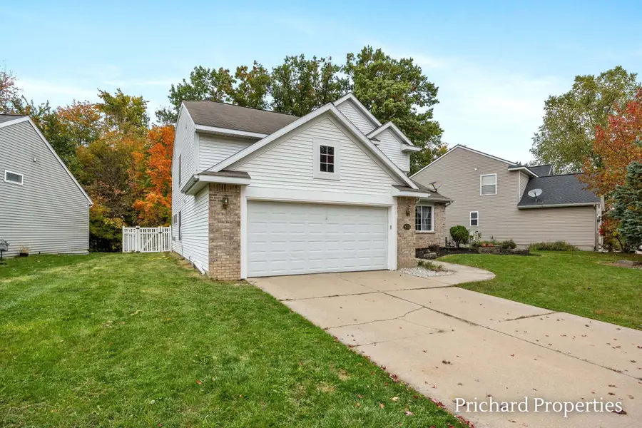 5715 W Grove Drive Se, Kentwood, MI 49512 - #2