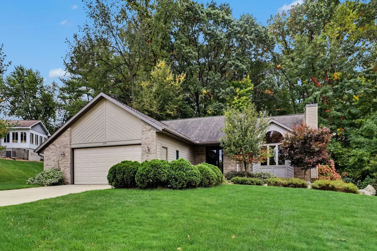 5787 Rollaway Drive Ne, Comstock Park, MI 49321 - #1