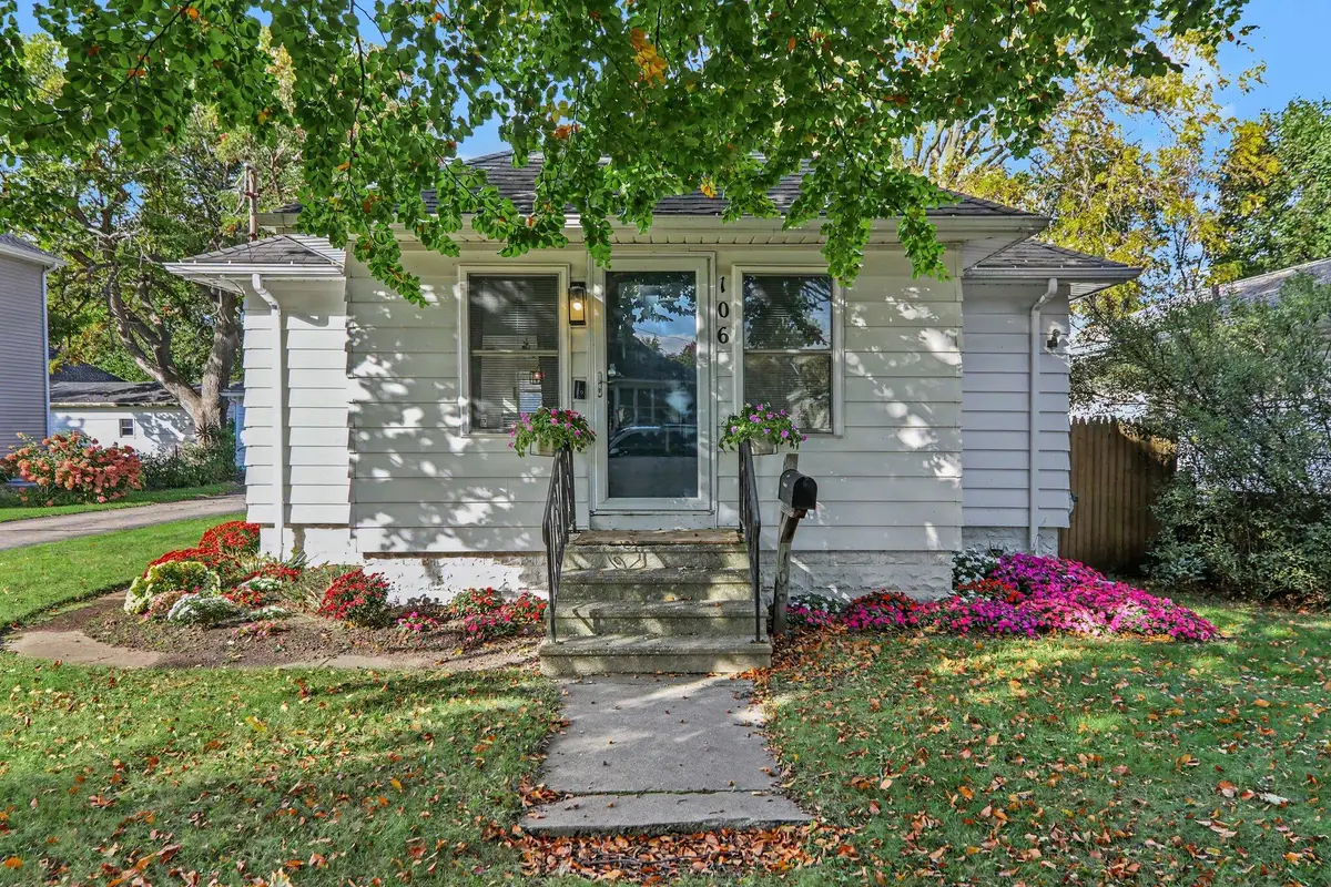 106 Marshall Street, Jackson, MI 49202 - #1