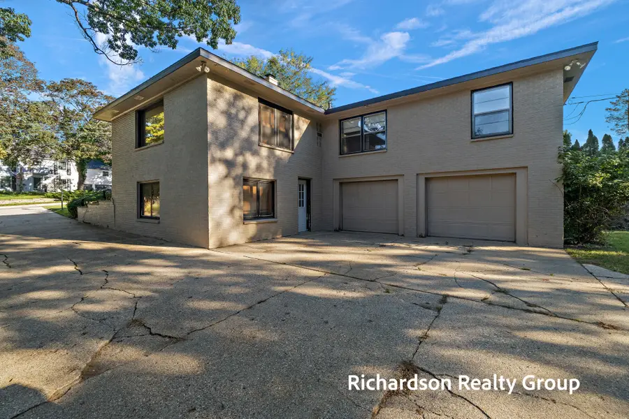 218 Grand Avenue, Grand Haven, MI 49417 - #2