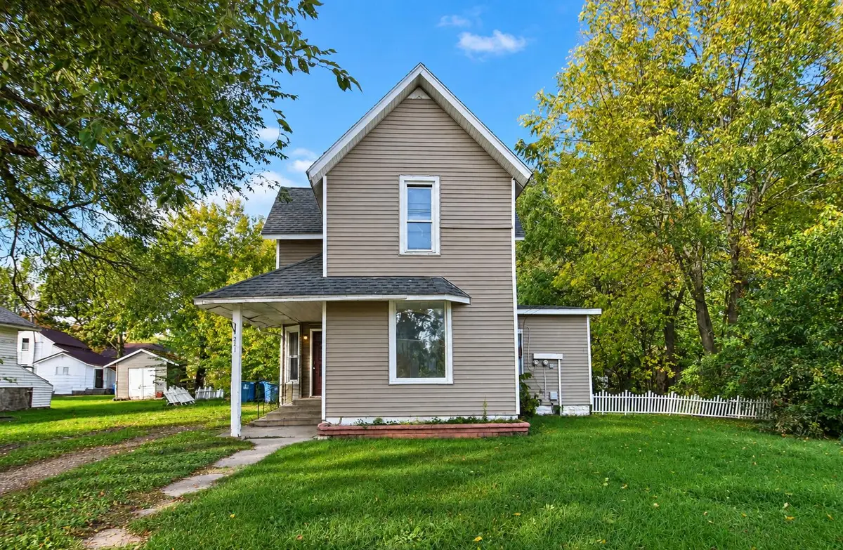 221 E Washington Street, Coldwater, MI 49036 - #1