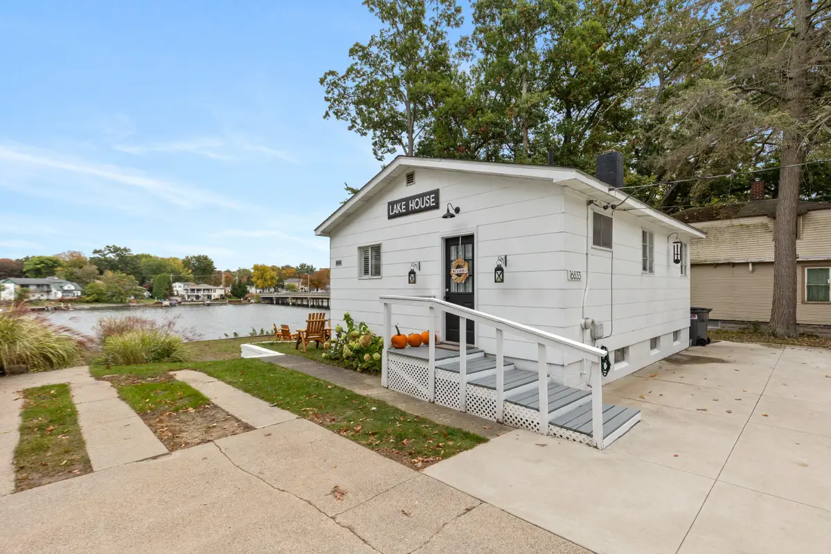 16833 Lake Road, Spring Lake, MI 49456 - #1