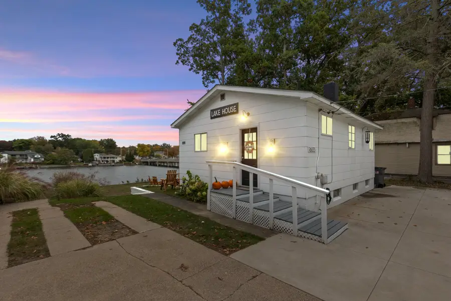 16833 Lake Road, Spring Lake, MI 49456 - #2