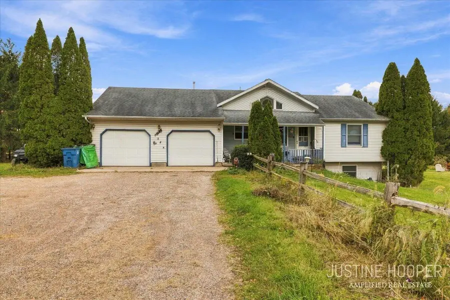 884 44th Street, Pullman, MI 49450 - #2
