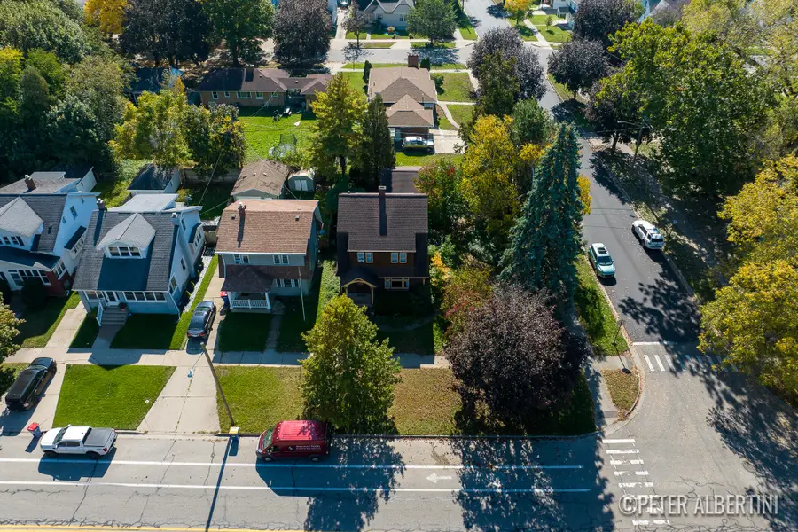 1050 Lake Michigan Drive Nw, Grand Rapids, MI 49504 - #2