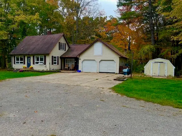 831 N Darling Avenue, Fremont, MI 49412 - #1