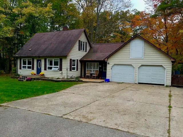 831 N Darling Avenue, Fremont, MI 49412 - #3