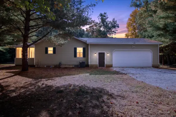 5892 E Carrigan Drive, Newaygo, MI 49337