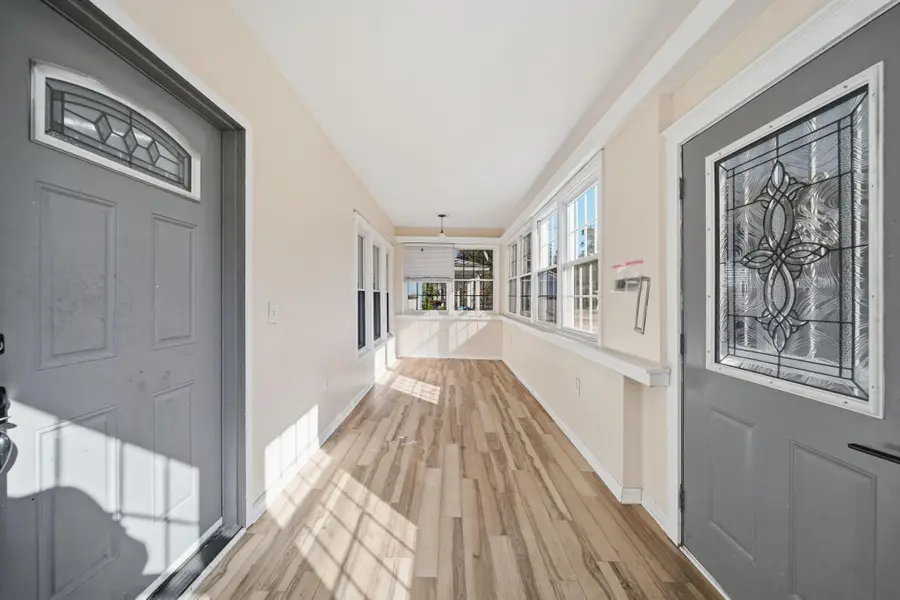 136 W High Street, Jackson, MI 49203 - #2
