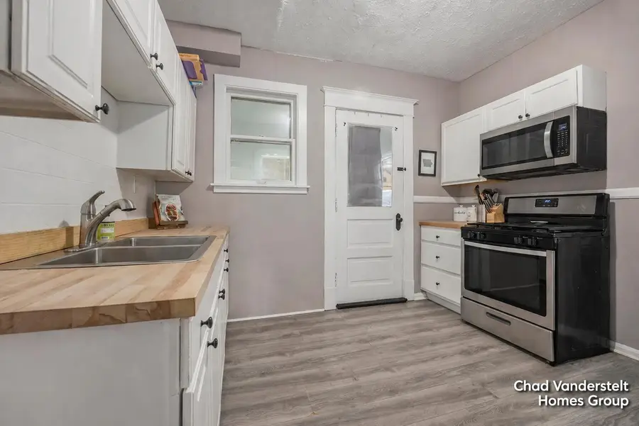 61 Quigley Boulevard Sw, Grand Rapids, MI 49507 - #3