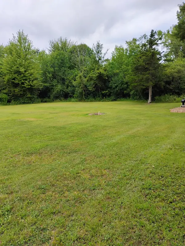 St. Pierre Drive, Flat Rock, MI 48134