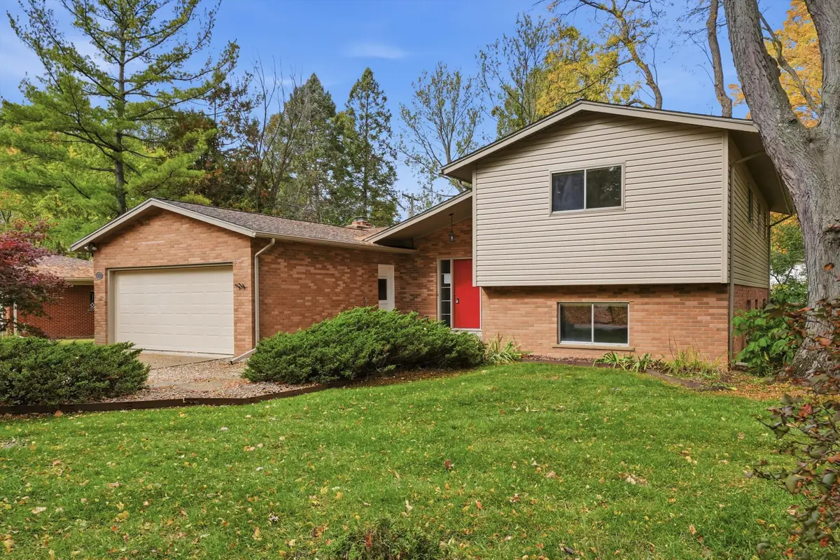 3607 Chatham Way, Ann Arbor, MI 48105 - #1