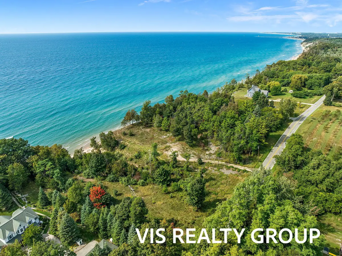 2989 S Lakeshore Drive, Ludington, MI 49431 - #1