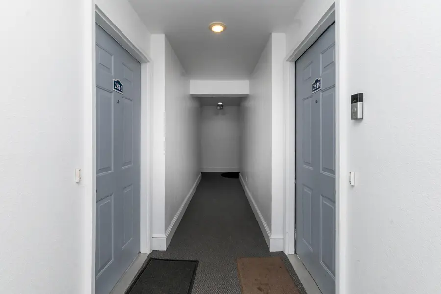 2818 S Knightsbridge Circle, Ann Arbor, MI 48105 - #3