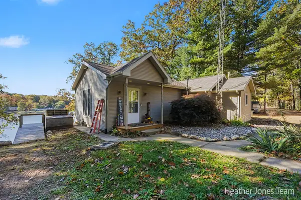 531 Lake Drive, Six Lakes, MI 48886