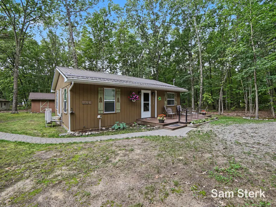7811 E Chickasaw Trail, Branch, MI 49402 - #3