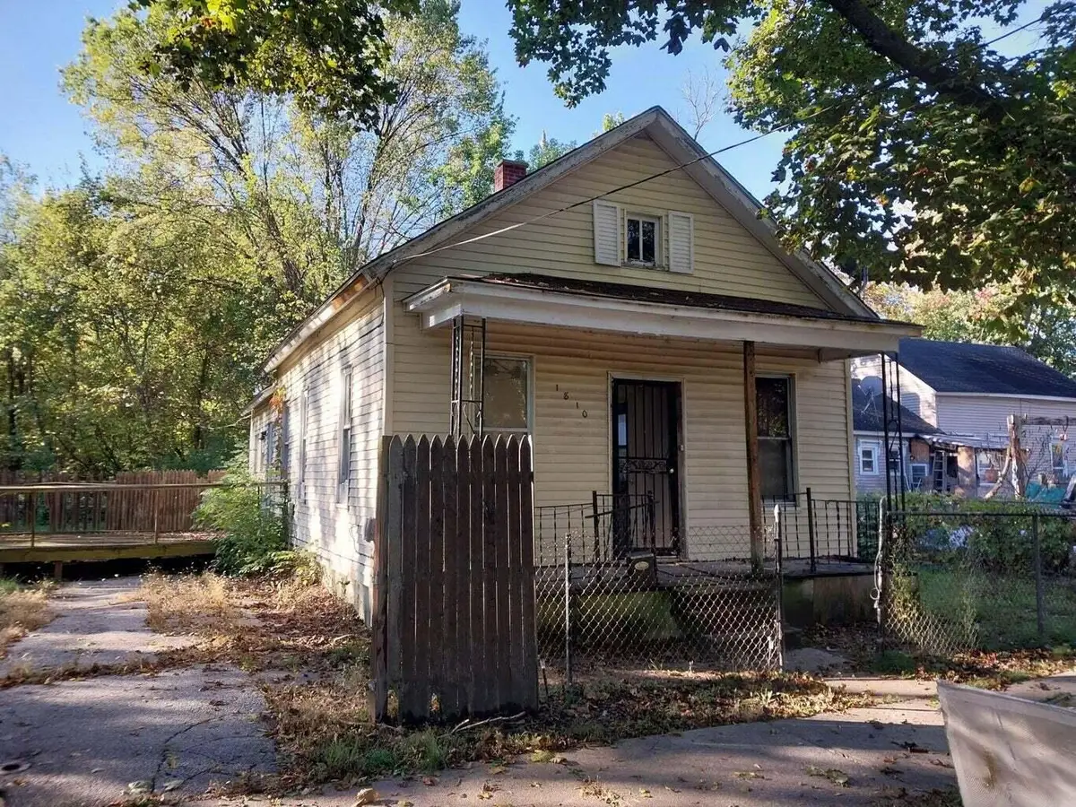 1810 Carroll Street, Saginaw, MI 48601 - #1