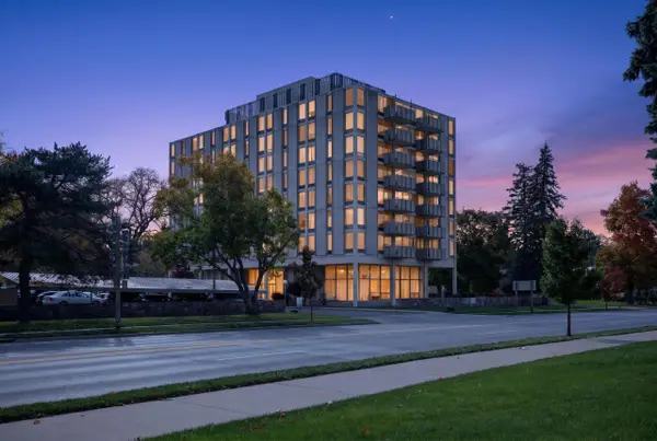715 W Michigan Avenue #303, Jackson, MI 49201