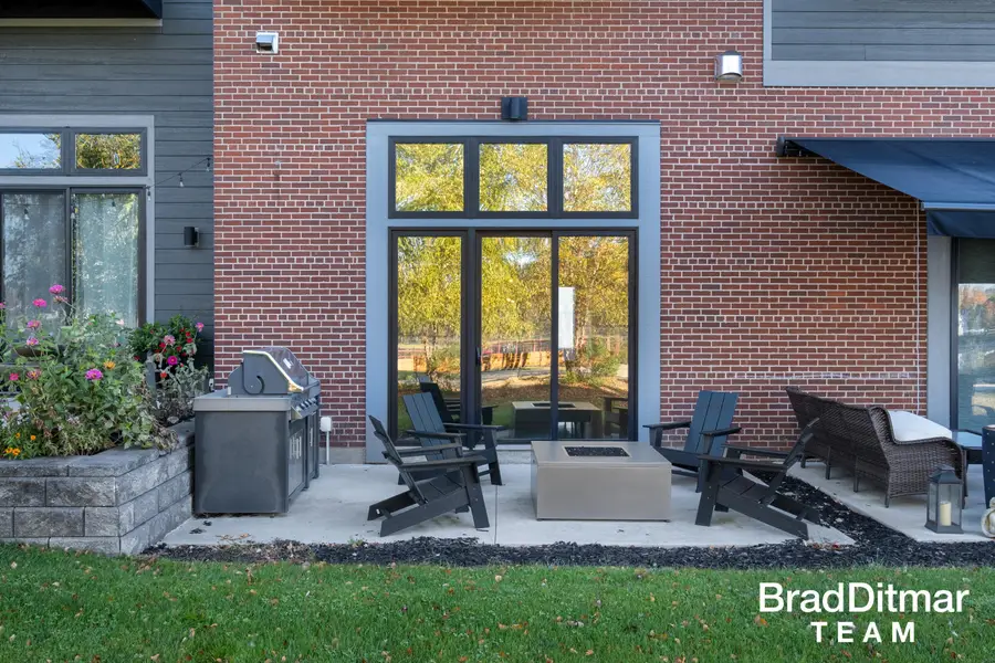 220 King Street #6, Lowell, MI 49331 - #3