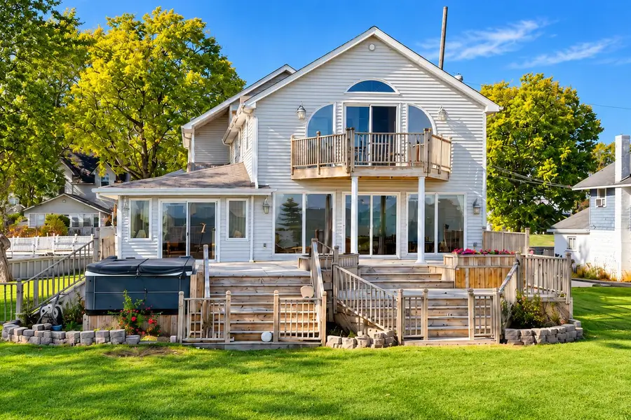 4555 Allen Cove Road, Luna Pier, MI 48157 - #2