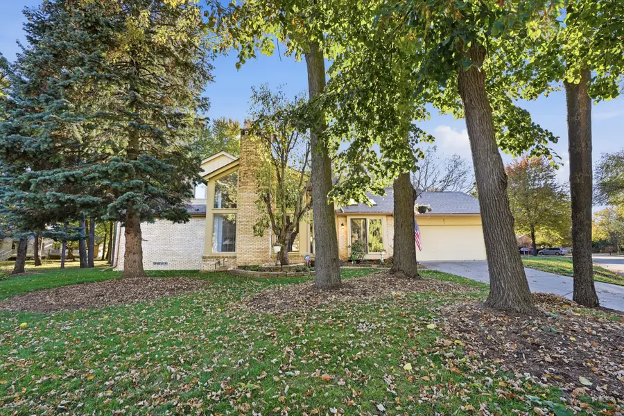 17751 E Kirkwood Drive, Clinton Township, MI 48038 - #2