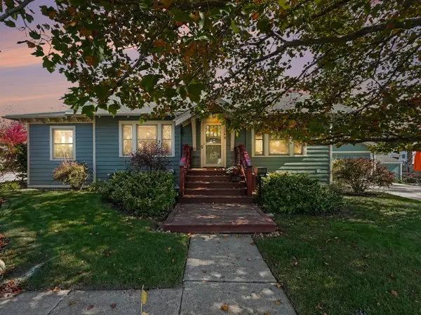 136 N Hagadorn, South Lyon, MI 48178