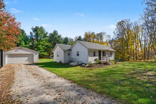 10016 Arends Avenue Ne, Sparta, MI 49345