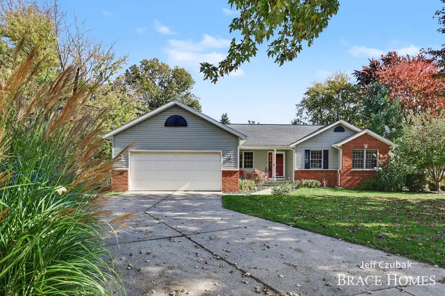 2174 Lamont Court Nw, Grand Rapids, MI 49534 - #2